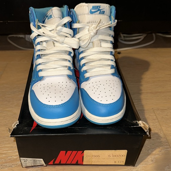 RETRO JORDAN 1 UNC 2015 RELEASE - Picture 3 of 5
